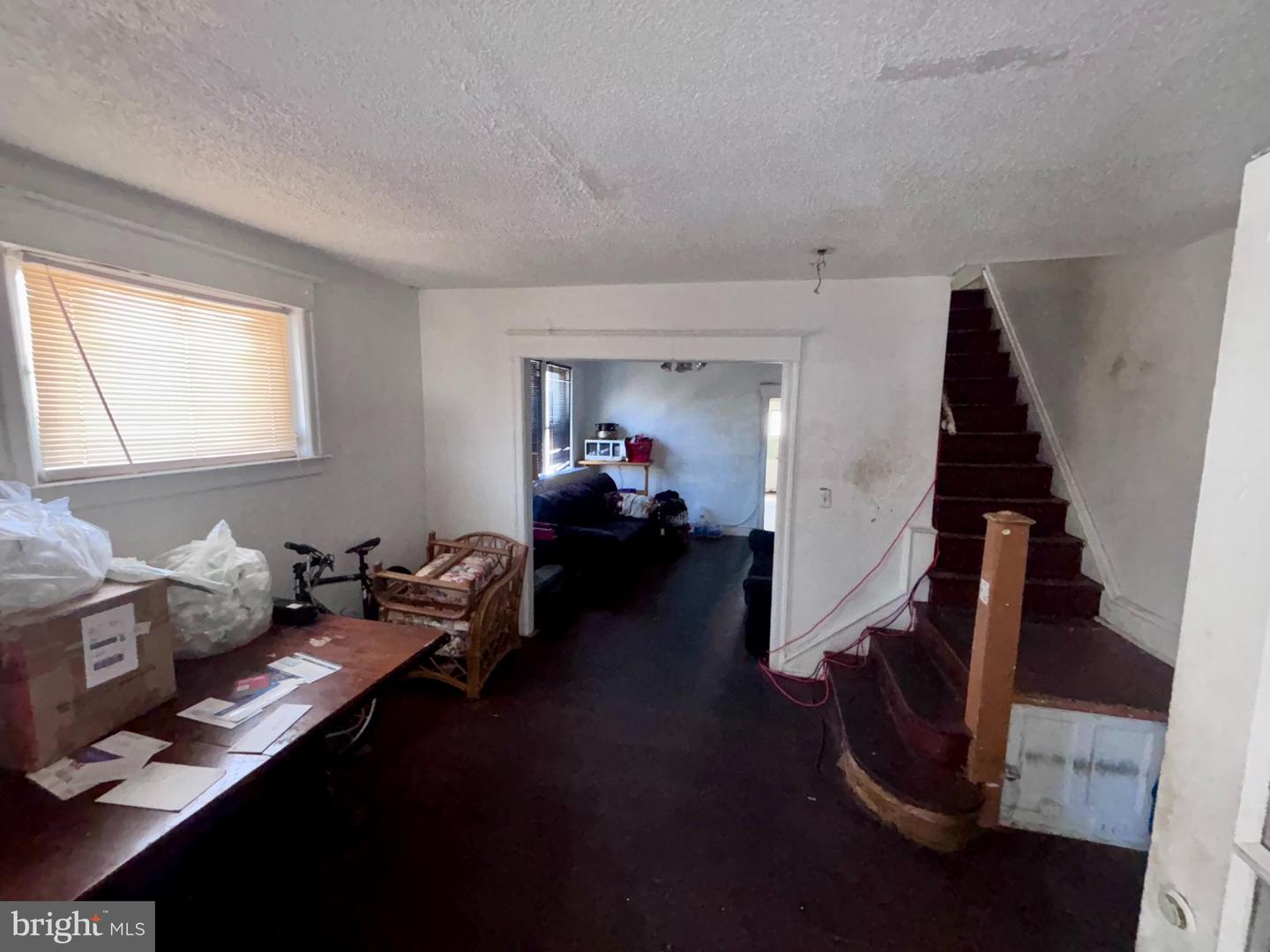 5961 N Leithgow St Property Photo 7