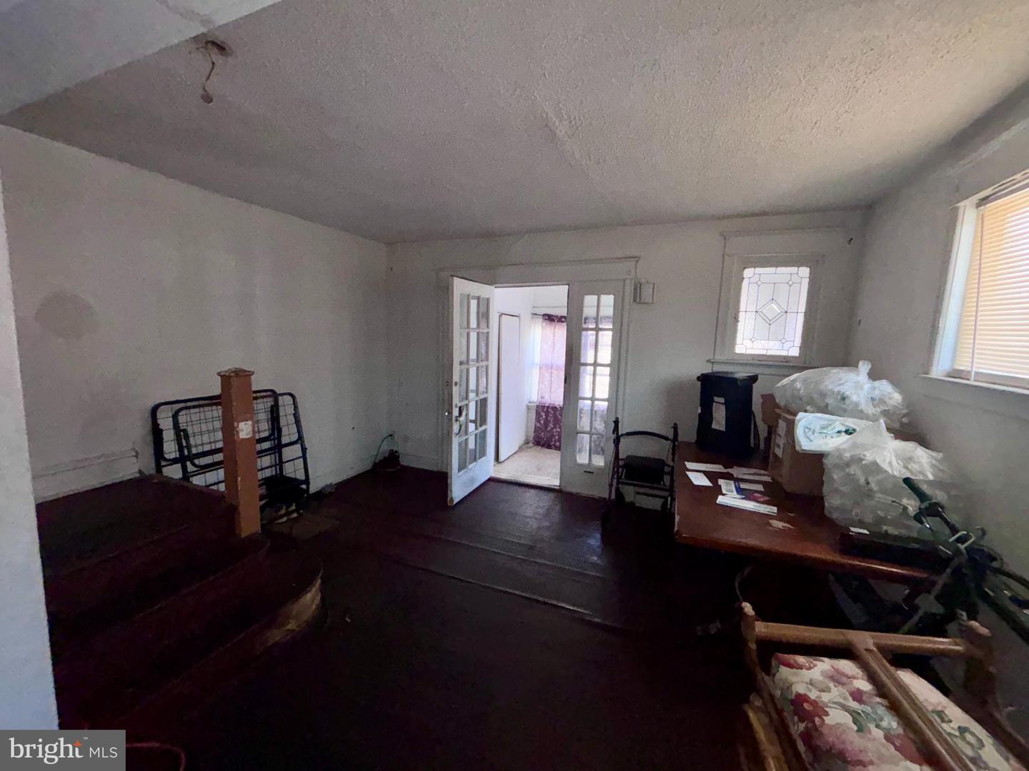 5961 N Leithgow St Property Photo 8