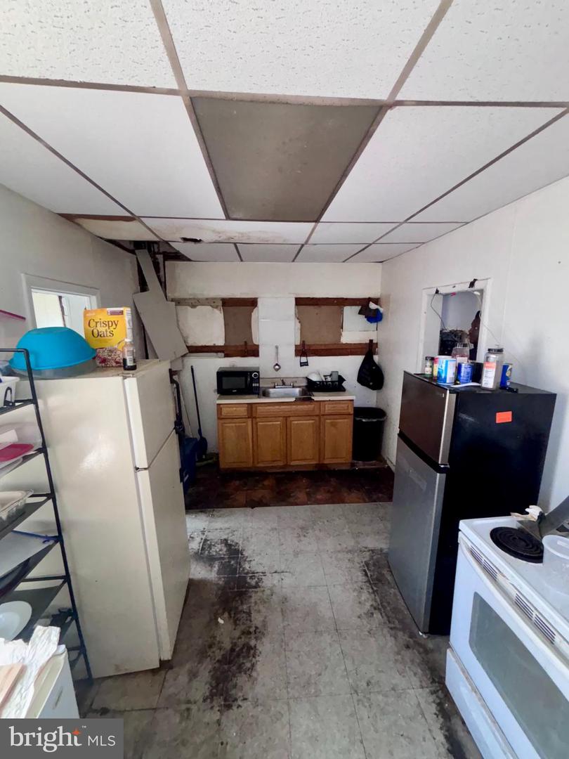 5961 N Leithgow St Property Photo 10