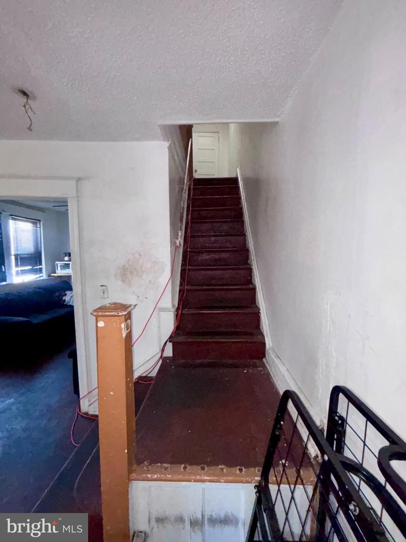 5961 N Leithgow St Property Photo 12