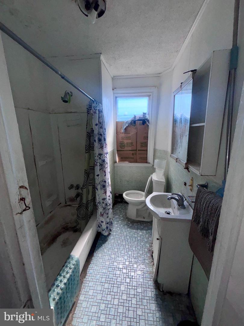 5961 N Leithgow St Property Photo 14