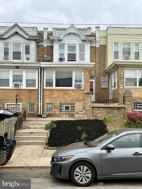 5435 W Berks St Property Photo 1
