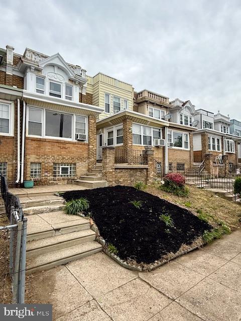 5435 W Berks St Property Photo 2