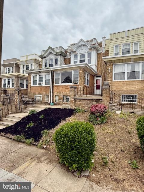 5435 W Berks St Property Photo 3