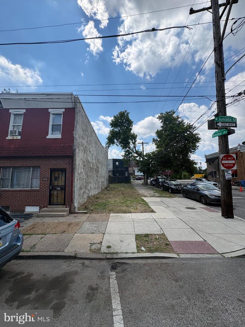 1766 W Juniata St Property Photo 1