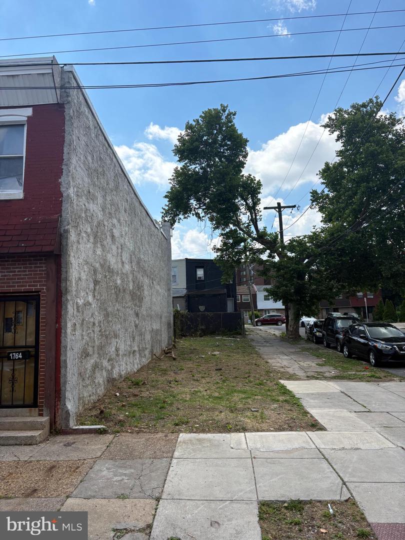 1766 W Juniata St Property Photo 2
