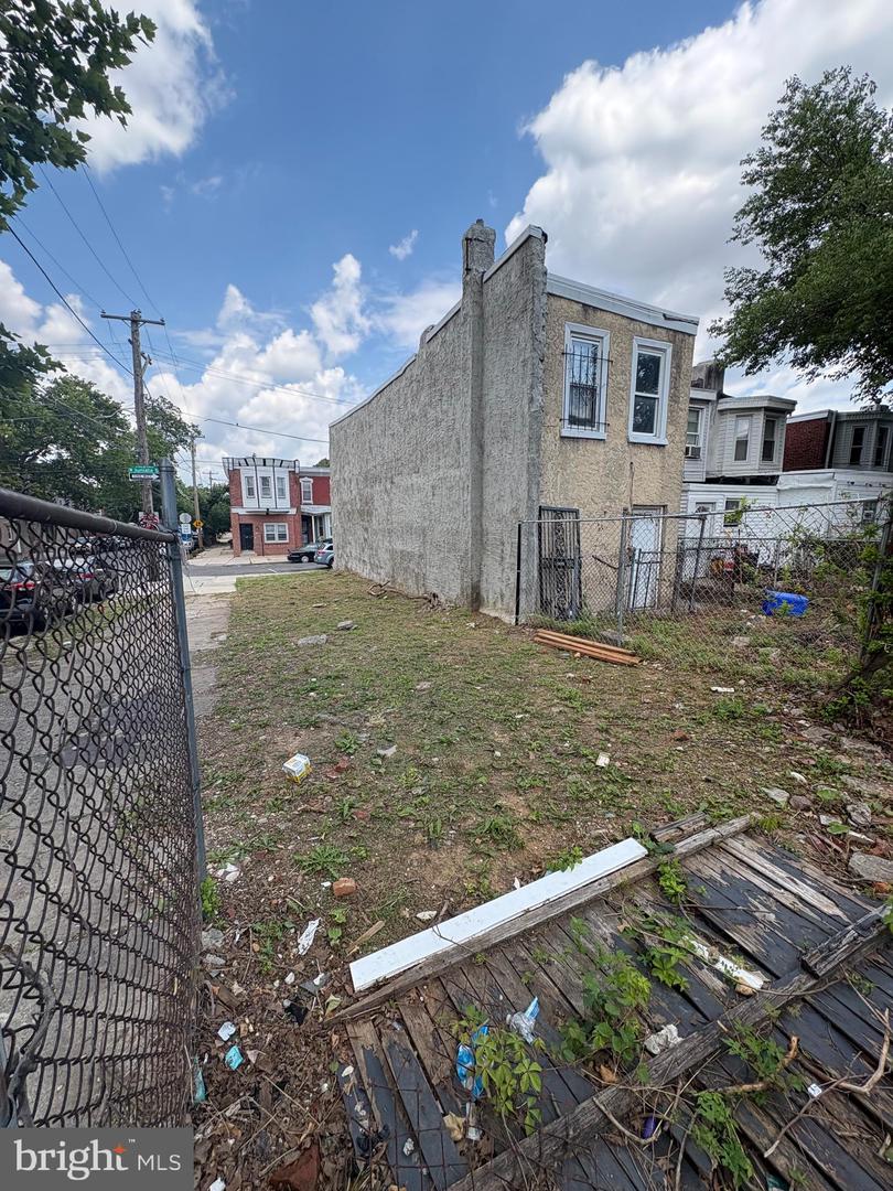 1766 W Juniata St Property Photo 3