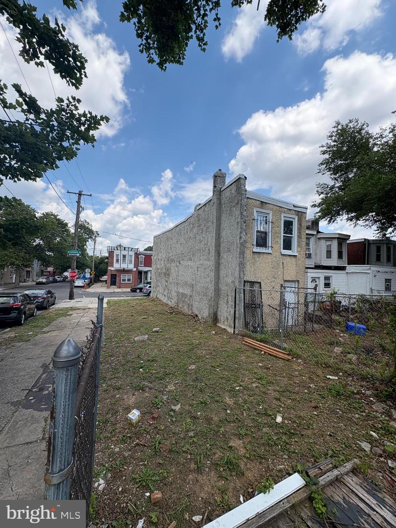 1766 W Juniata St Property Photo 4