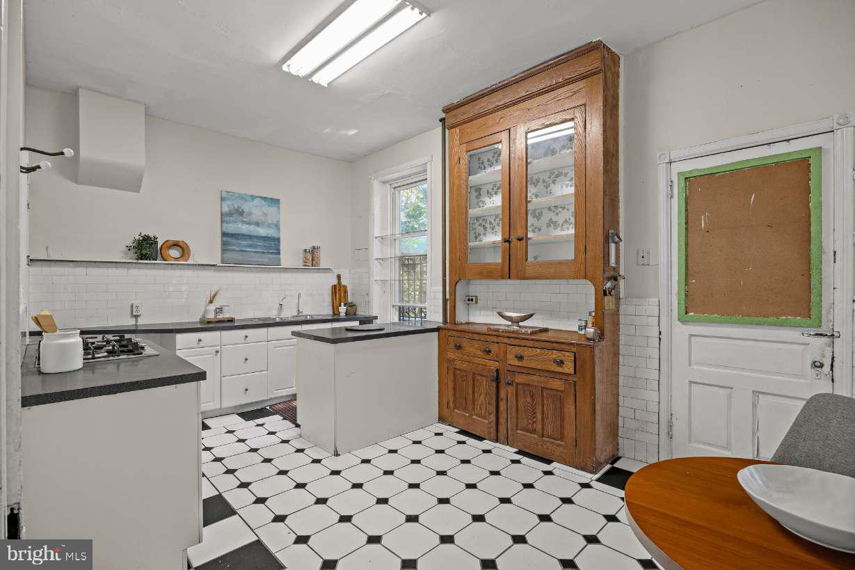 4818 Warrington Ave Property Photo 19