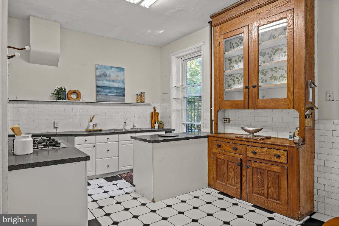 4818 Warrington Ave Property Photo 20