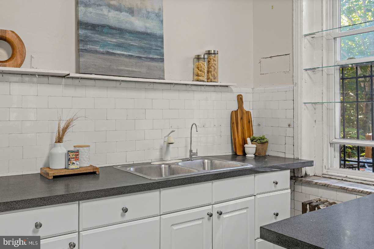 4818 Warrington Ave Property Photo 21