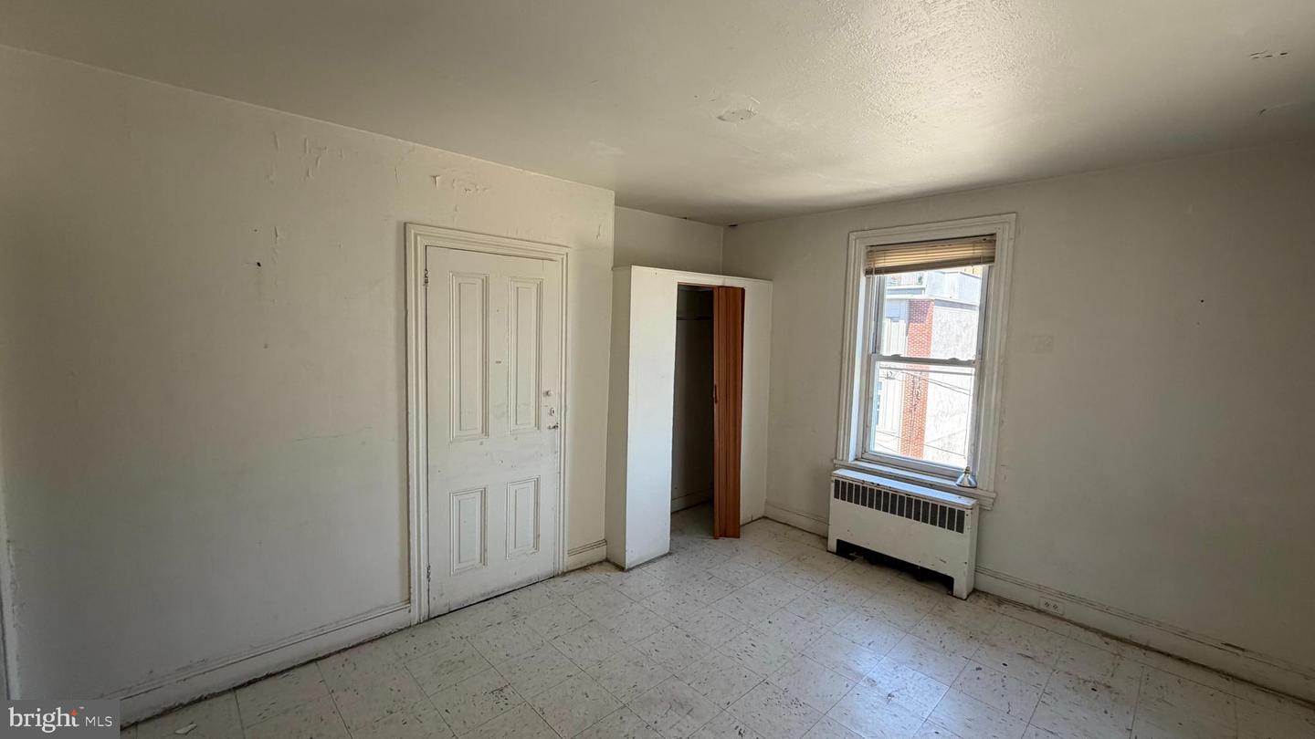 1517-17 Christian St Property Photo 18