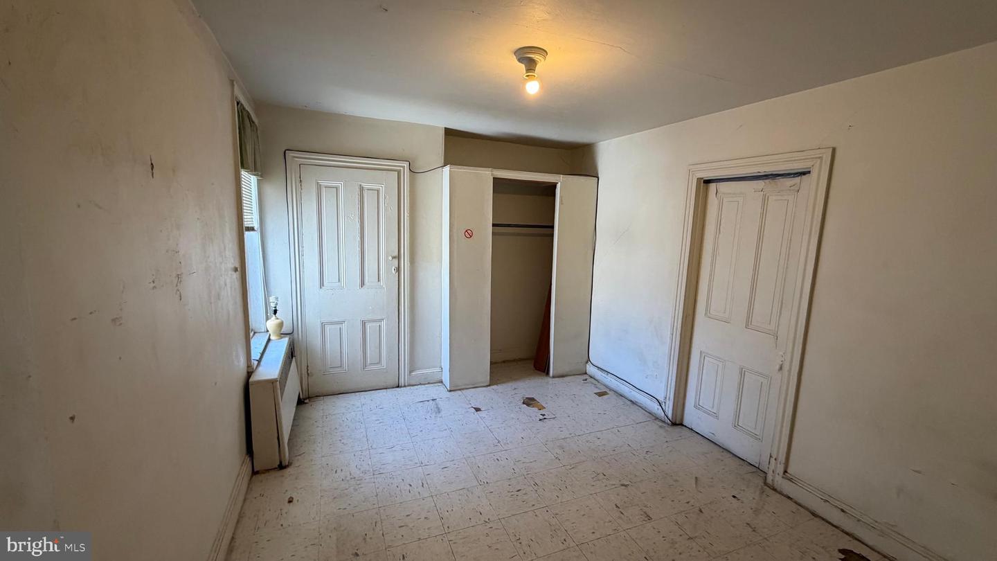 1517-17 Christian St Property Photo 22
