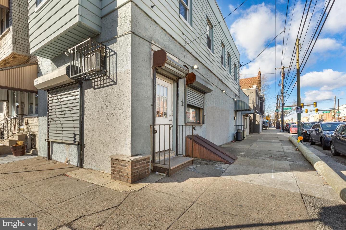2100 S Lambert St Property Photo 1