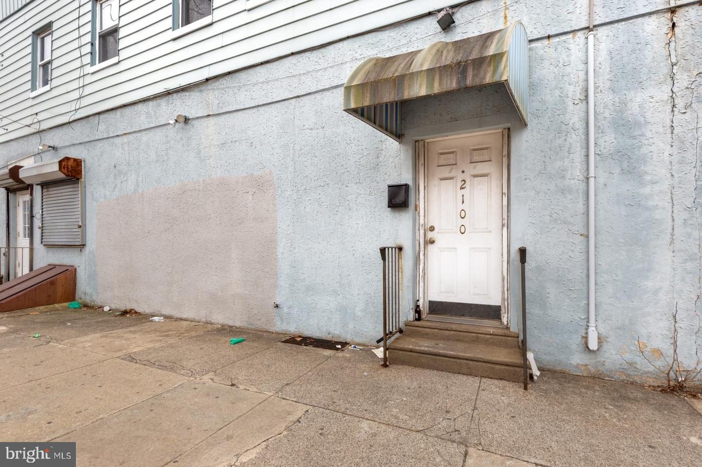 2100 S Lambert St Property Photo 24