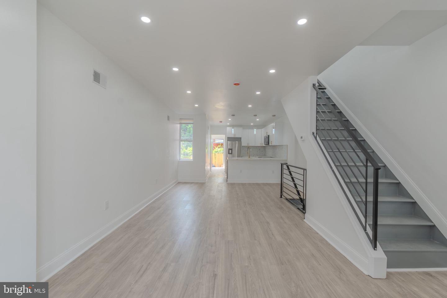 5542 Pemberton St Property Photo 7