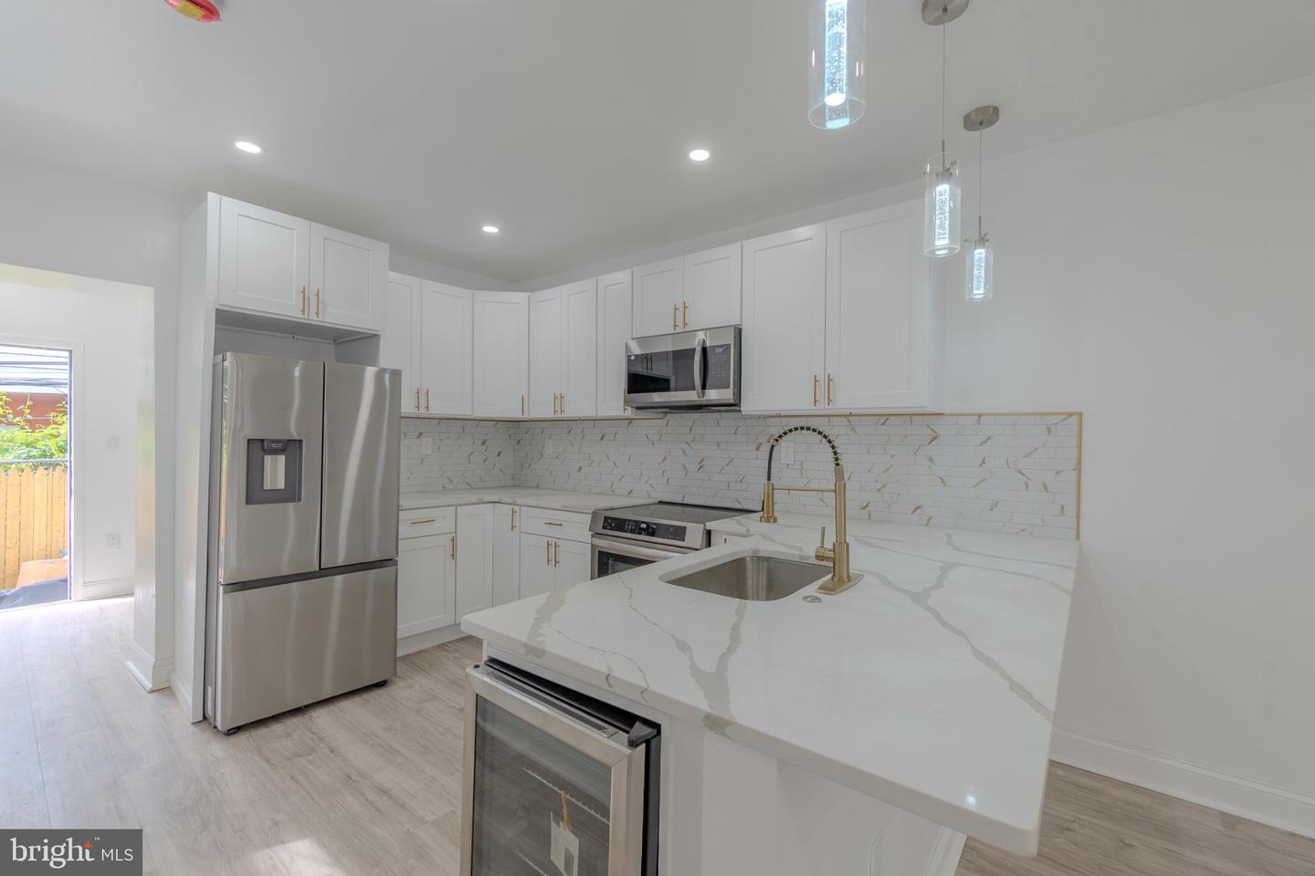 5542 Pemberton St Property Photo 11