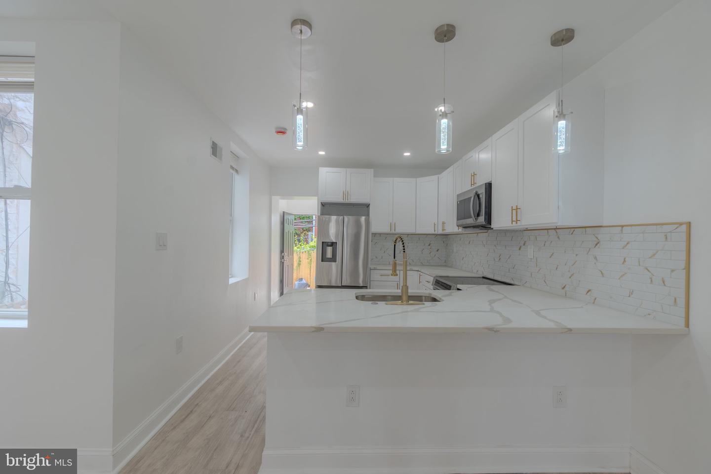 5542 Pemberton St Property Photo 12
