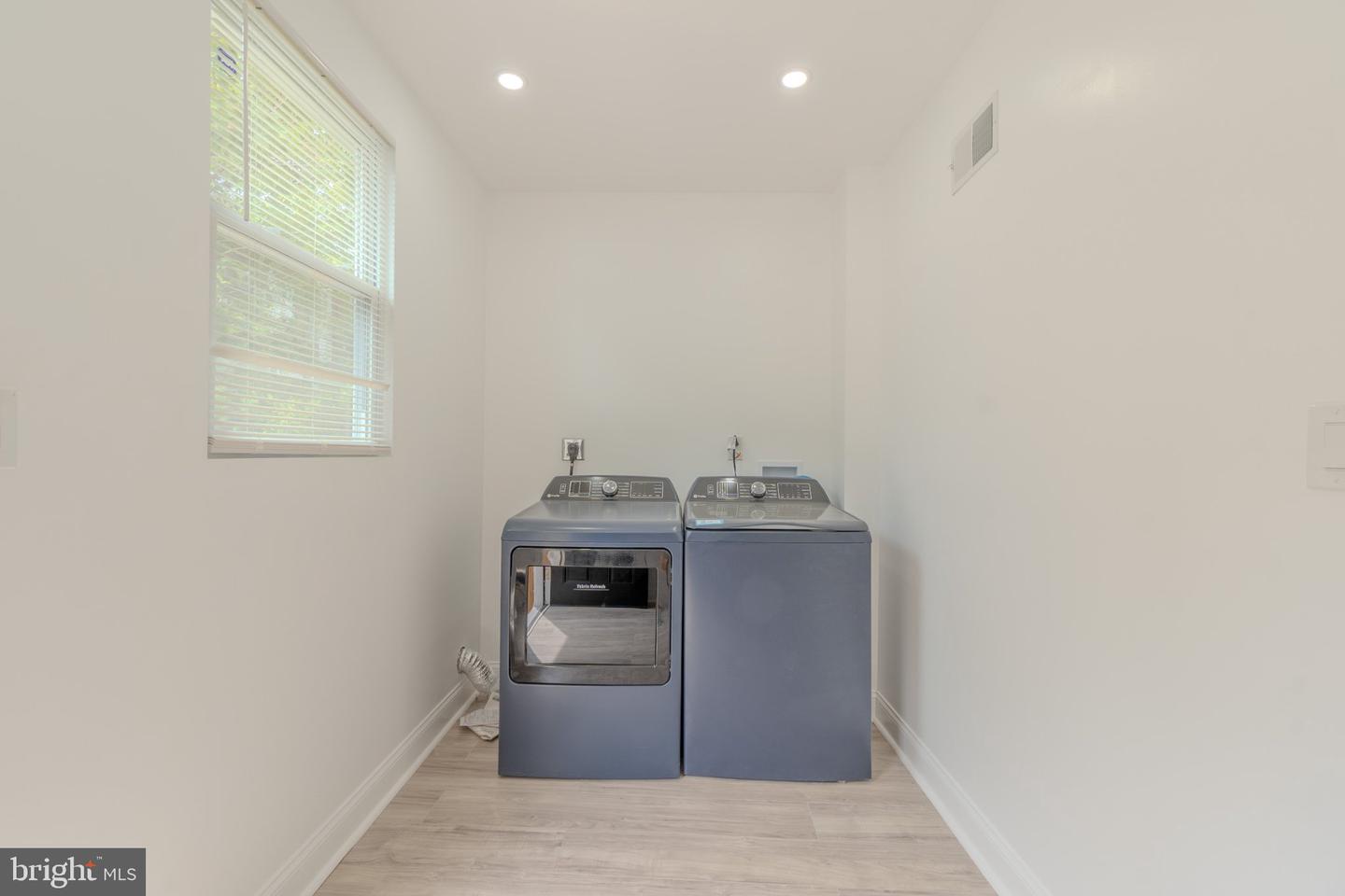 5542 Pemberton St Property Photo 14