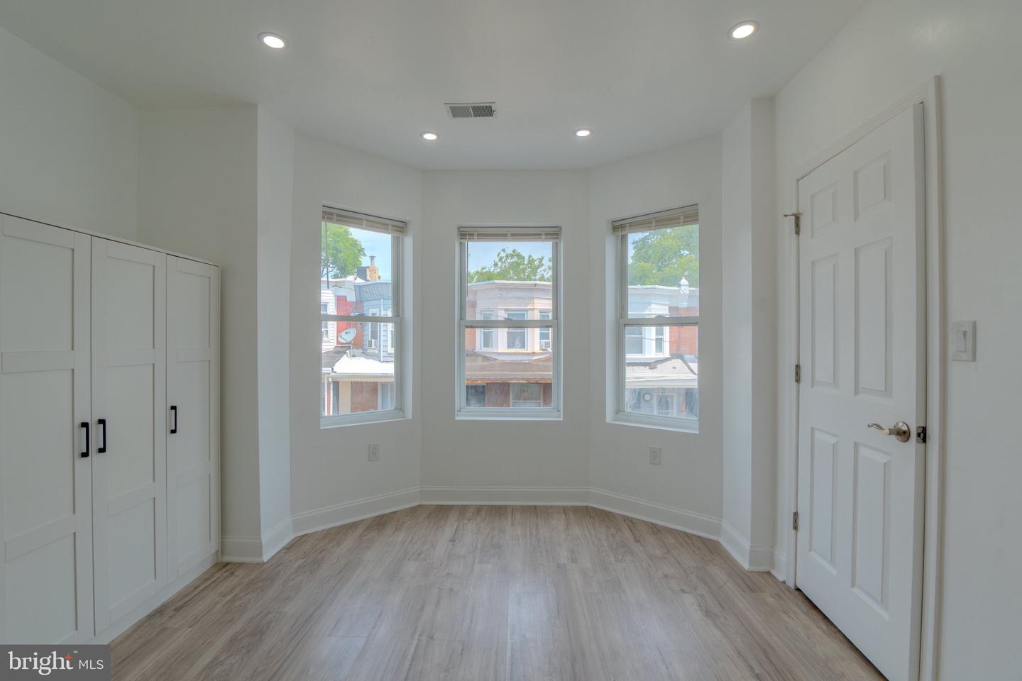 5542 Pemberton St Property Photo 18