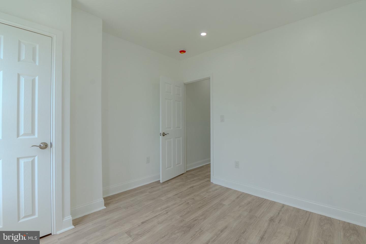 5542 Pemberton St Property Photo 19
