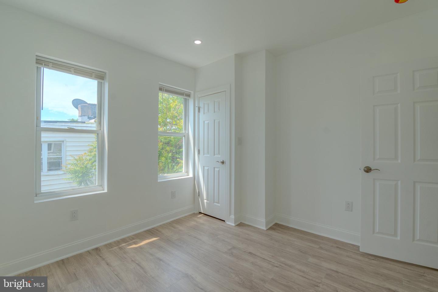 5542 Pemberton St Property Photo 24