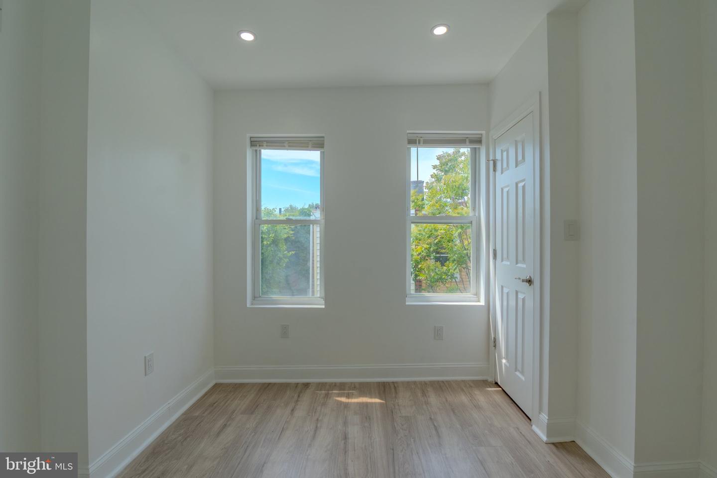 5542 Pemberton St Property Photo 25