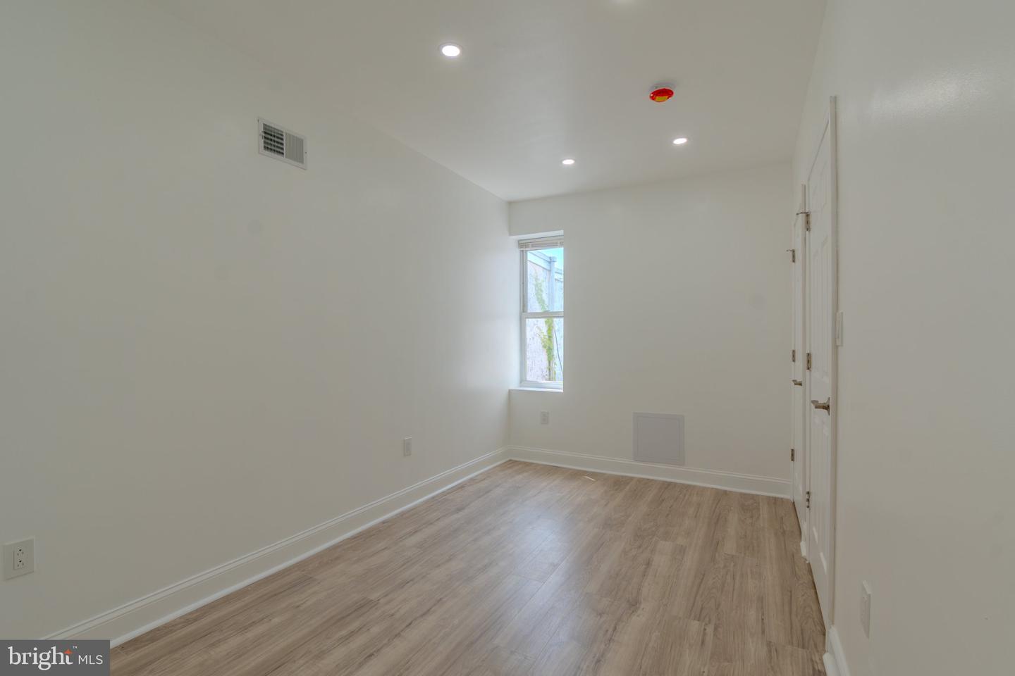 5542 Pemberton St Property Photo 30