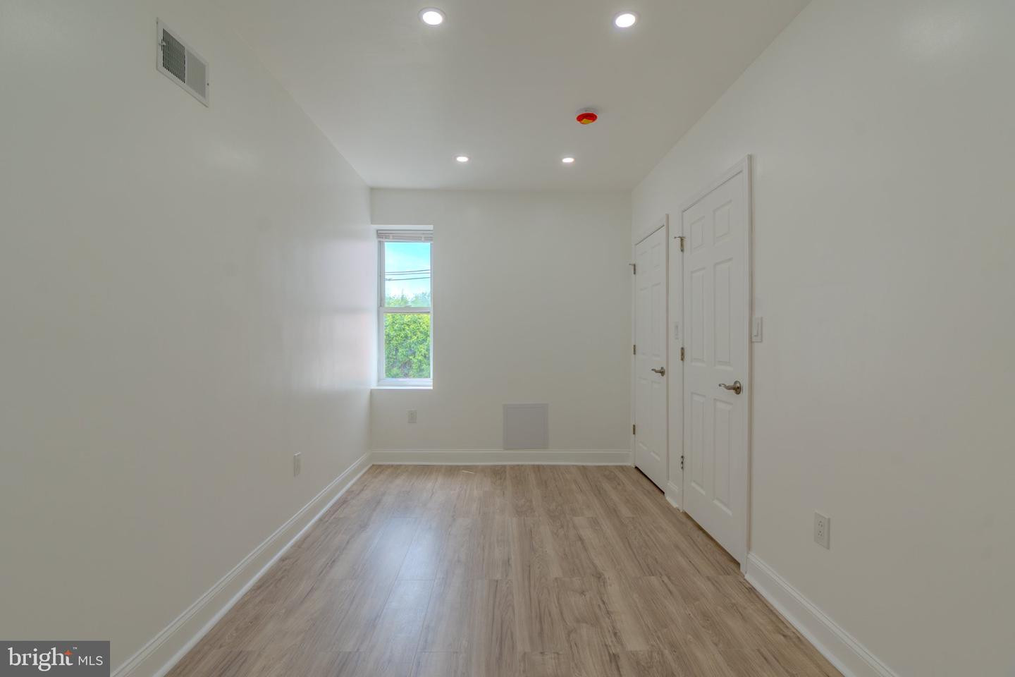 5542 Pemberton St Property Photo 31