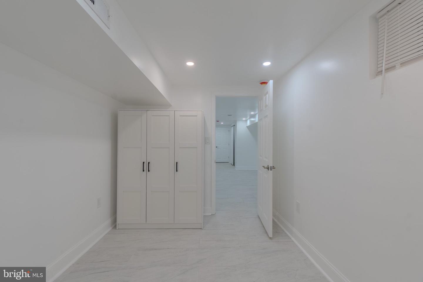 5542 Pemberton St Property Photo 36