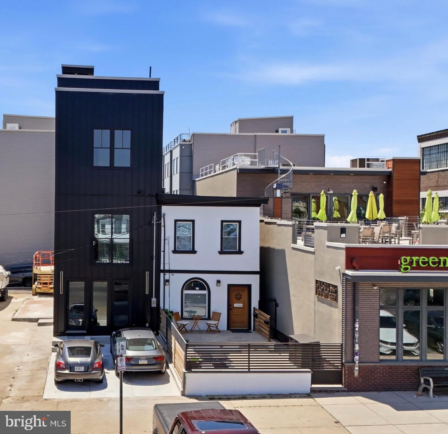 2506-8 E York St Property Photo 3