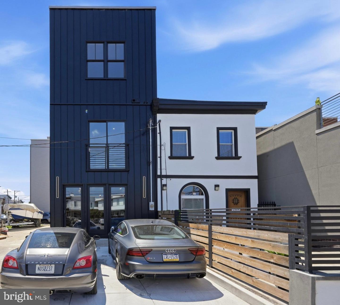 2506-8 E York St Property Photo 4