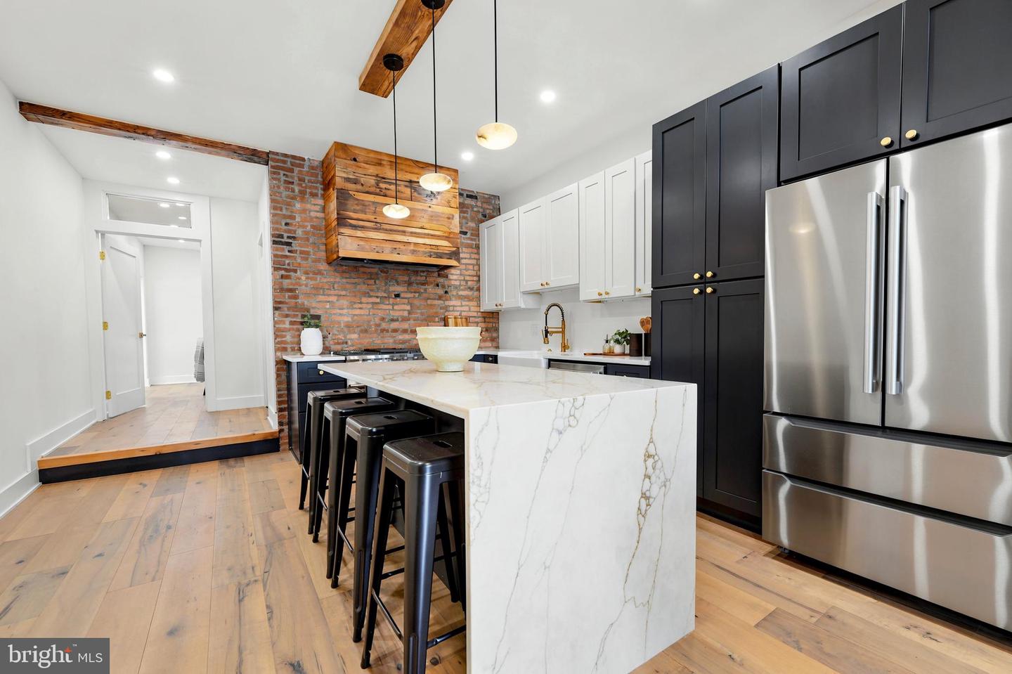 2506-8 E York St Property Photo 11