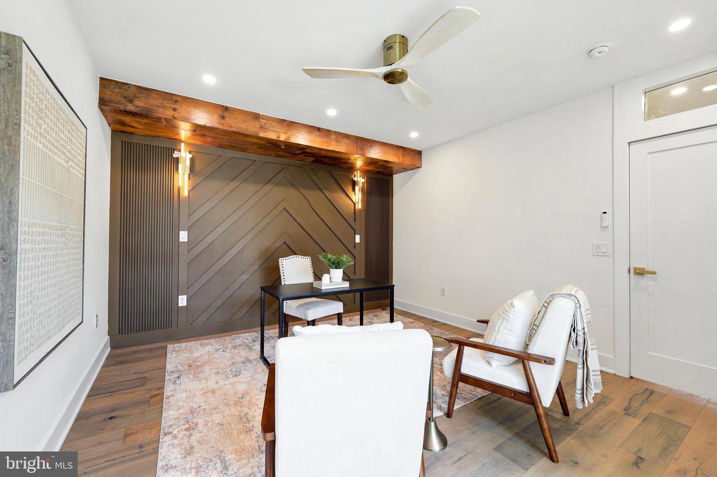 2506-8 E York St Property Photo 16