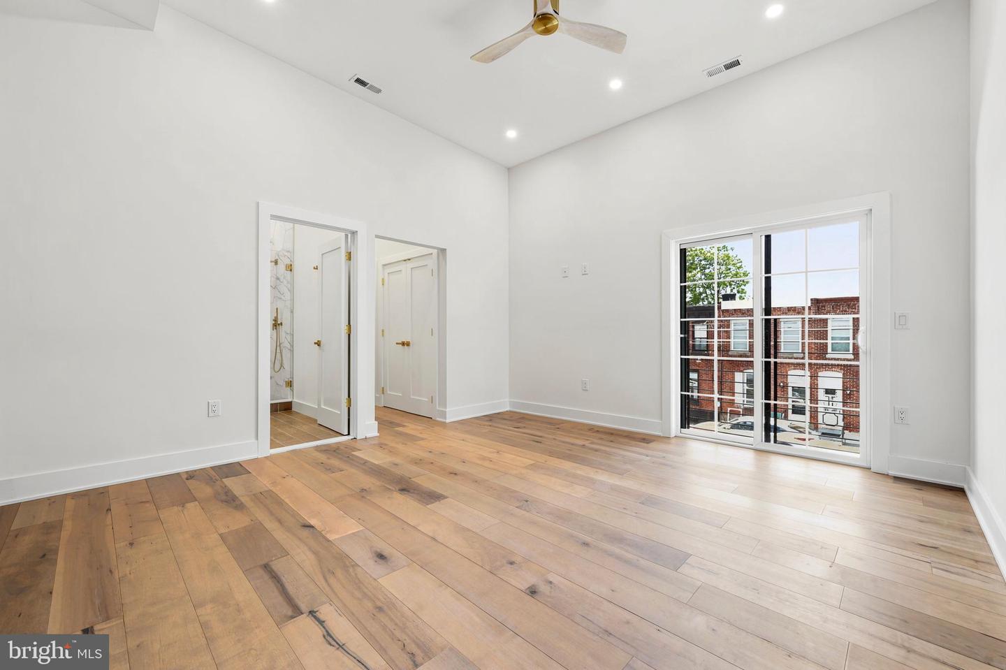 2506-8 E York St Property Photo 23