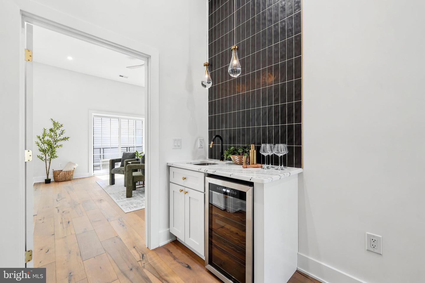 2506-8 E York St Property Photo 29