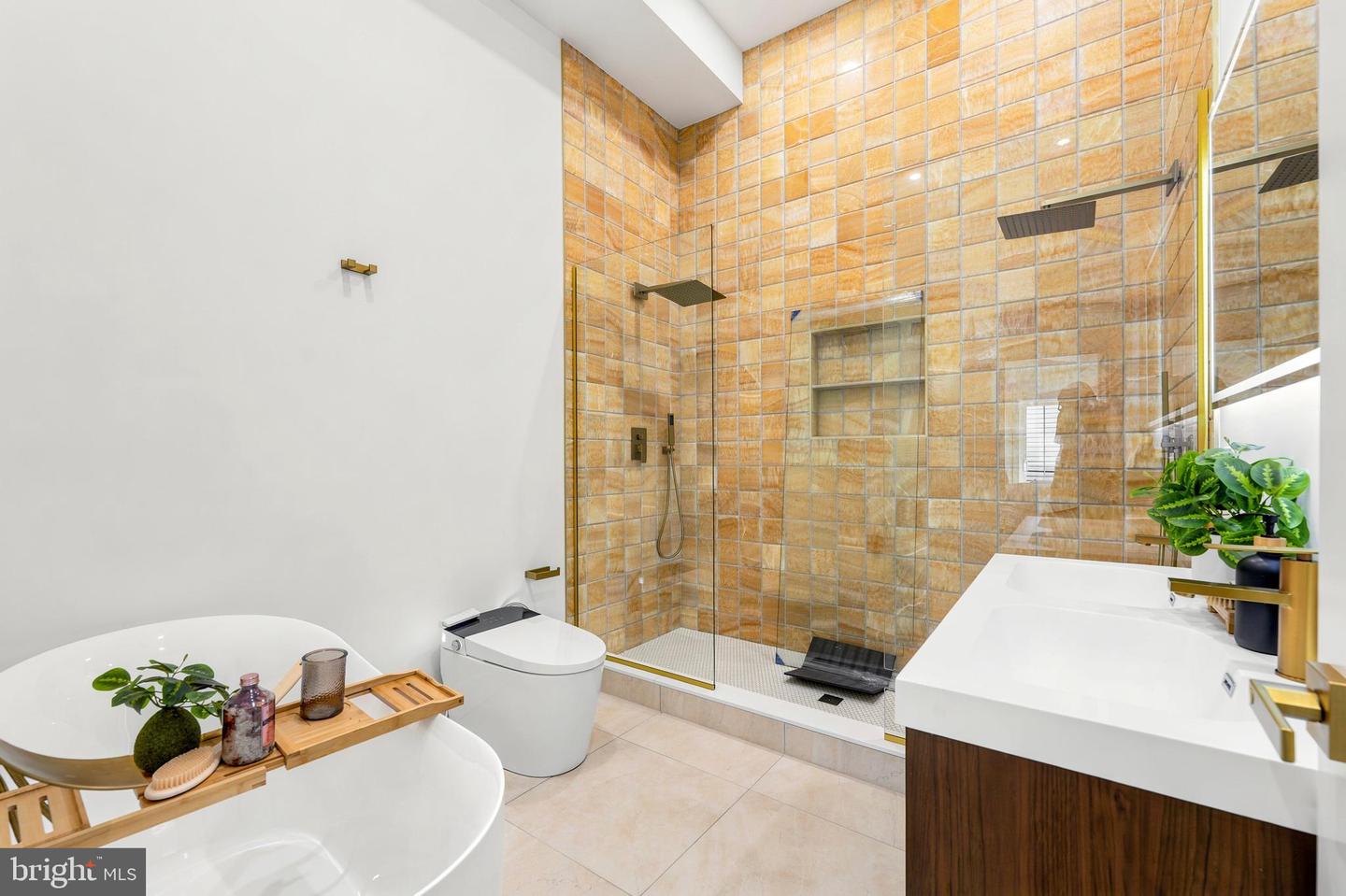 2506-8 E York St Property Photo 33