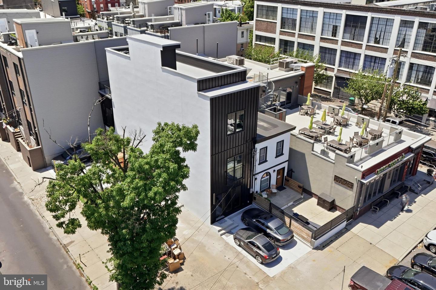 2506-8 E York St Property Photo 43