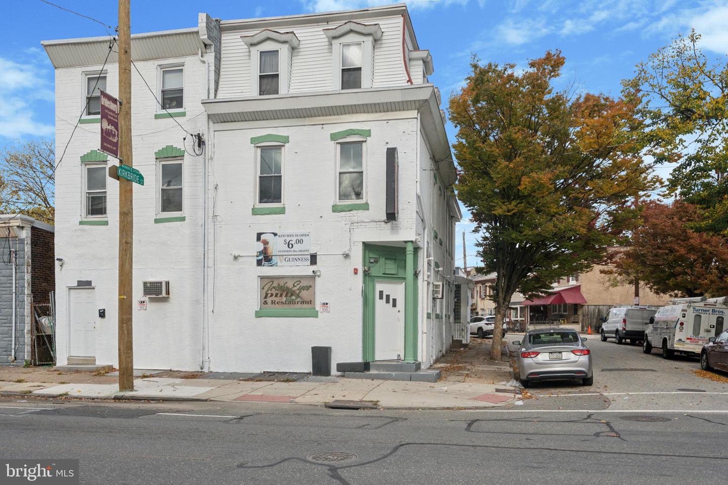 4742 Richmond St Property Photo 3