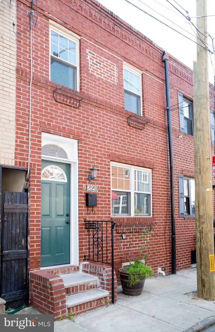 1229 S WARNOCK ST Property Photo 1