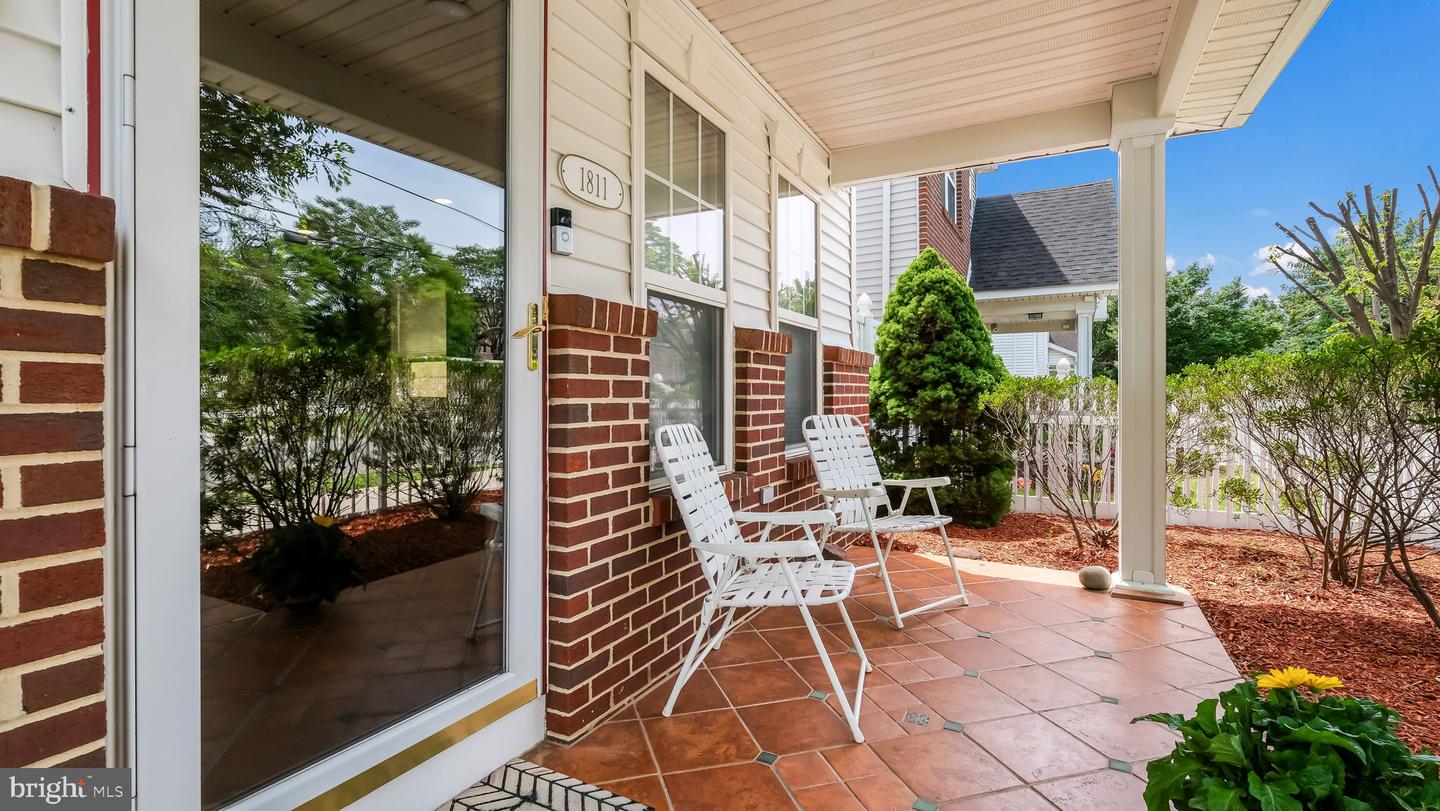 1811 N Franklin St Property Photo 5