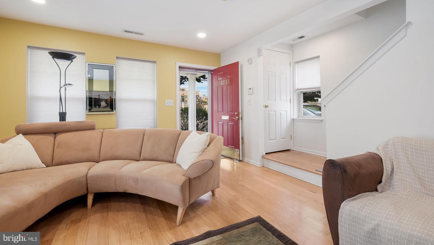 1811 N Franklin St Property Photo 7