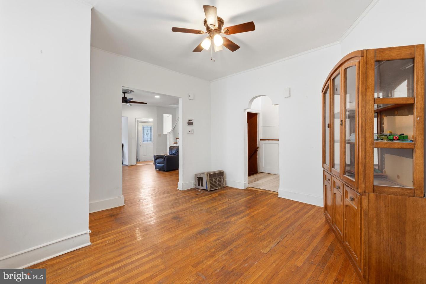 6211 Wayne Ave Property Photo 17
