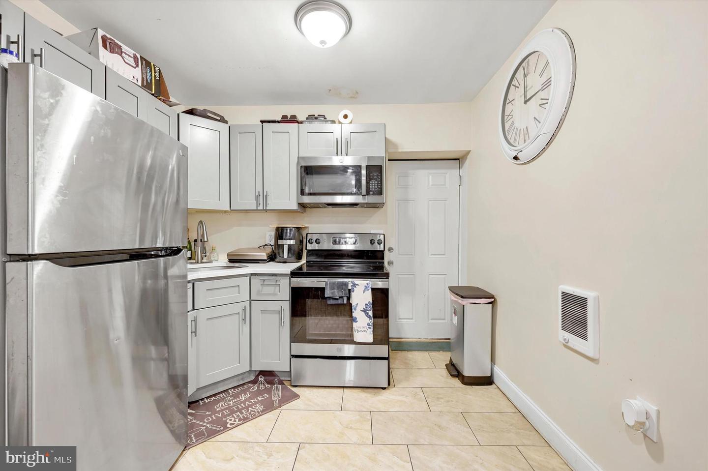 2525 W Sterner St Property Photo 10