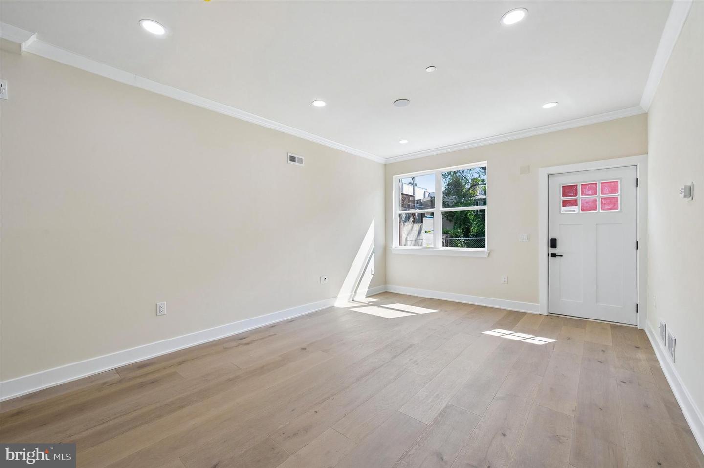 636 N Shedwick St Property Photo 6