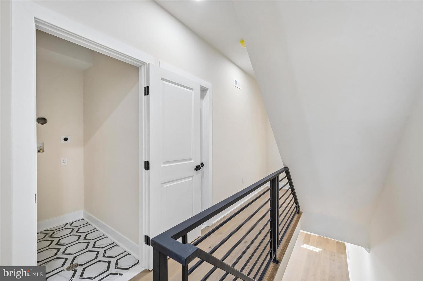 636 N Shedwick St Property Photo 17