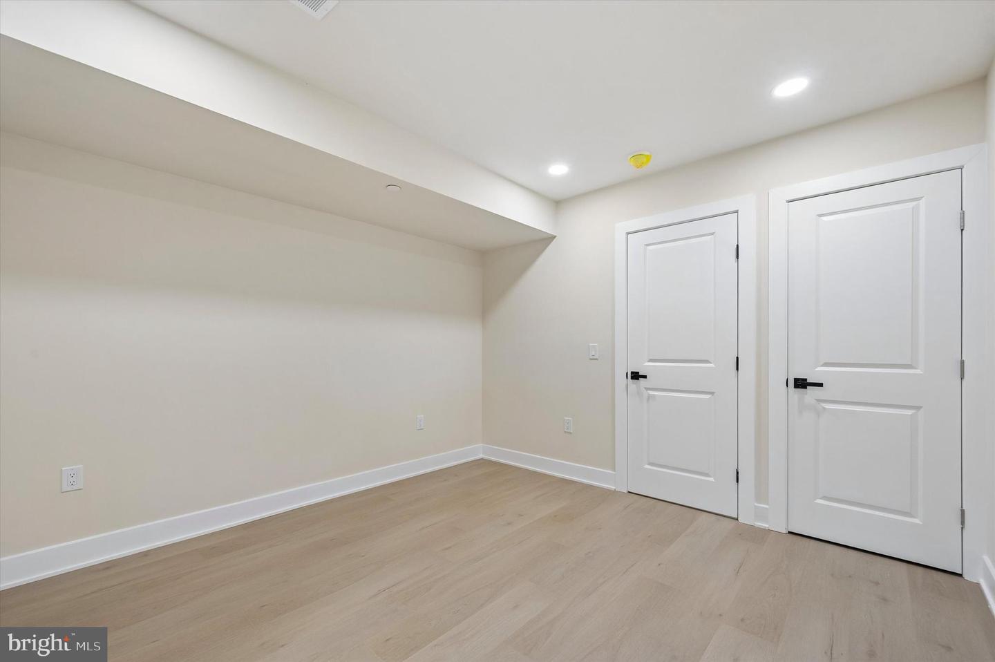 636 N Shedwick St Property Photo 34