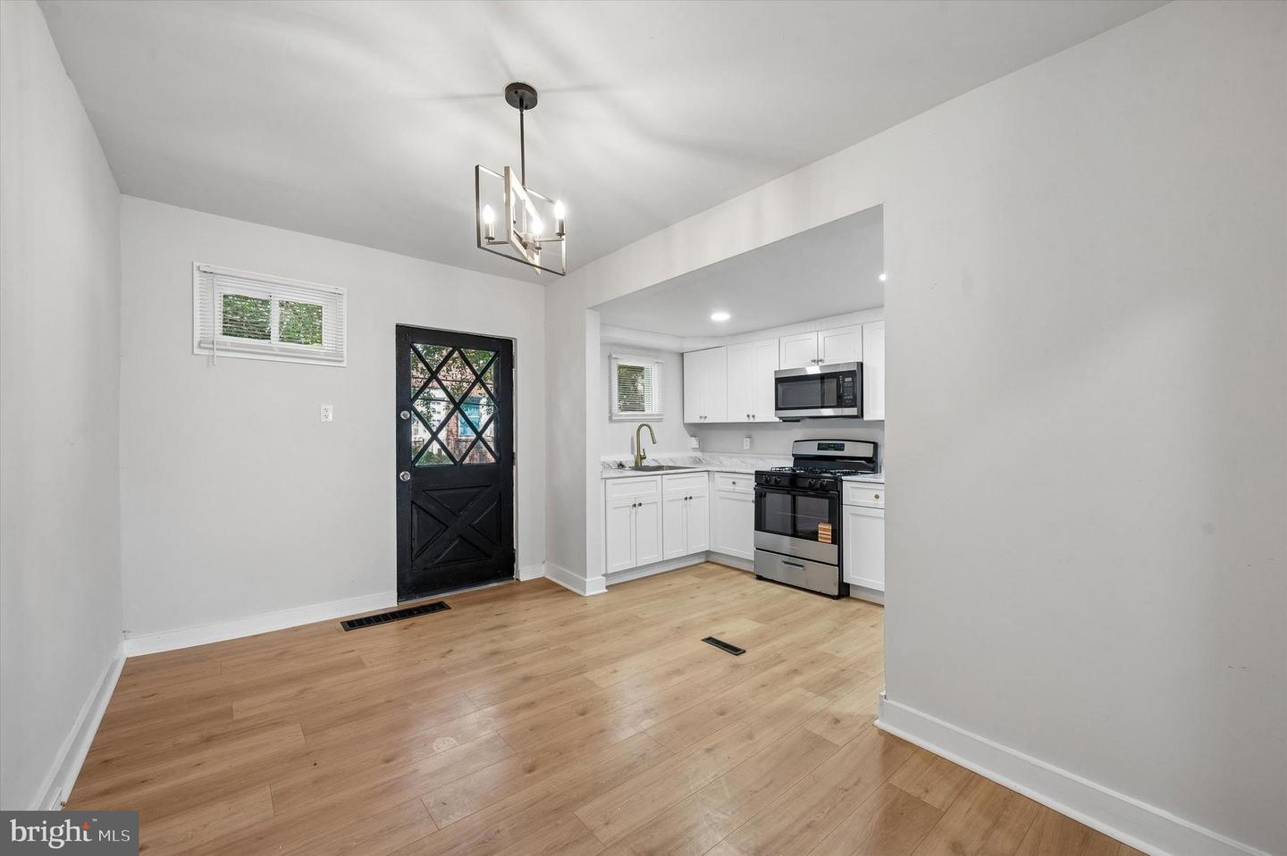 2615 S Hobson St Property Photo 6