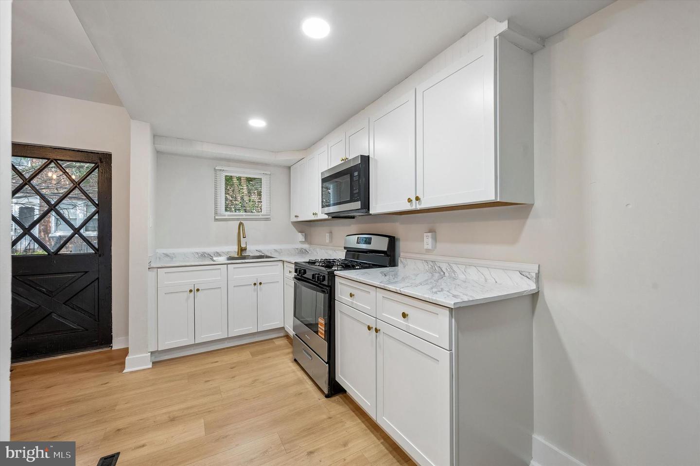 2615 S Hobson St Property Photo 8