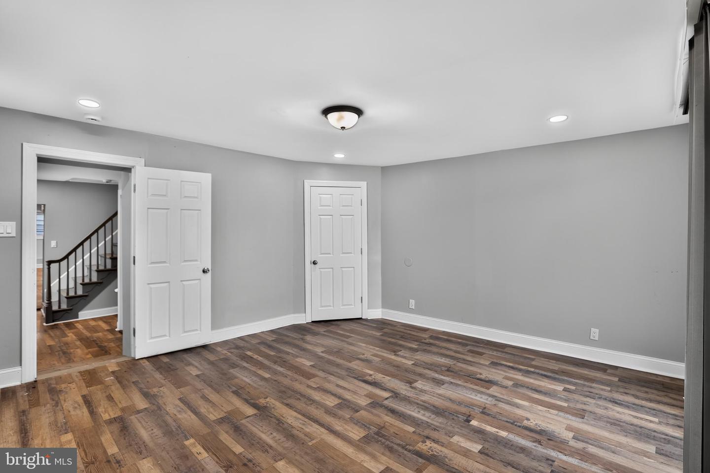 182 Dupont St Property Photo 10